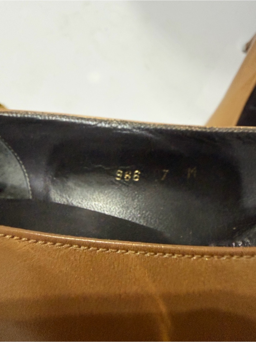 Vintage Evan-Picone Metallic Gold Leather Pointed Toe Pumps Made in Spain Size 7 - Picture 8 of 8